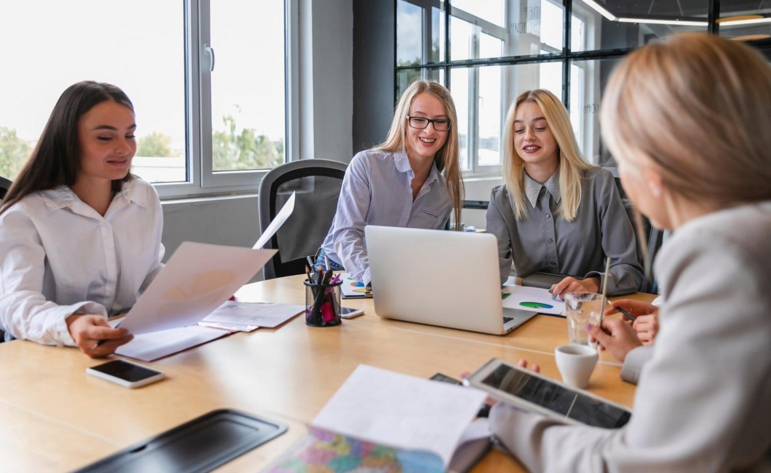 Professionelle Finanzberatung im persönlichen Gespräch